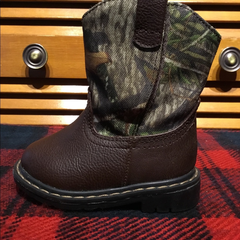 Toddler boots size 4 GARANIMALS camo/Brown - Picture 2 of 6